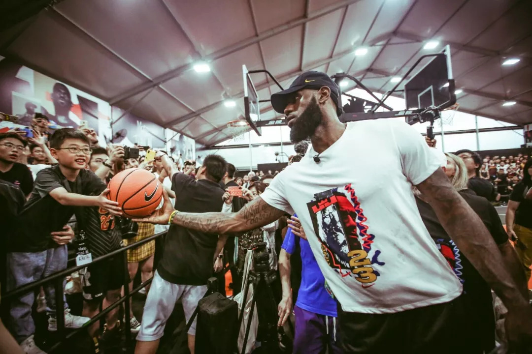 世界第三扫去阴霾！陈幸同4-2石洵瑶晋级八强 未入选混团状态却提升（世界第三重拾锋芒！陈幸同4-2击败石洵瑶闯入八强 缺席混团反让状态回升）