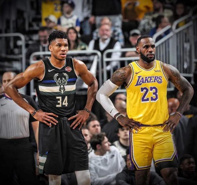 关键时刻谁在承担责任（危急关头，谁来扛起责任？）