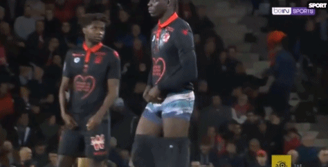 斯卢茨基：这是于汉超生涯最后一场比赛，明年加入申花教练组（斯卢茨基：于汉超完成生涯谢幕战，明年将加入申花教练组）