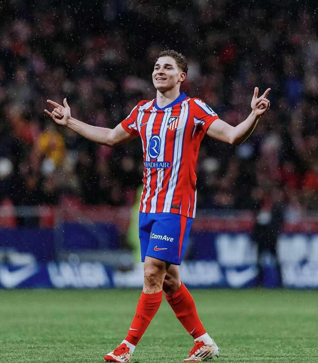 德天空：皇马输球后阿隆索不会遭解雇，将继续指挥周末联赛（德天空：尽管皇马失利，阿隆索不会下课，仍将执教本周末联赛）