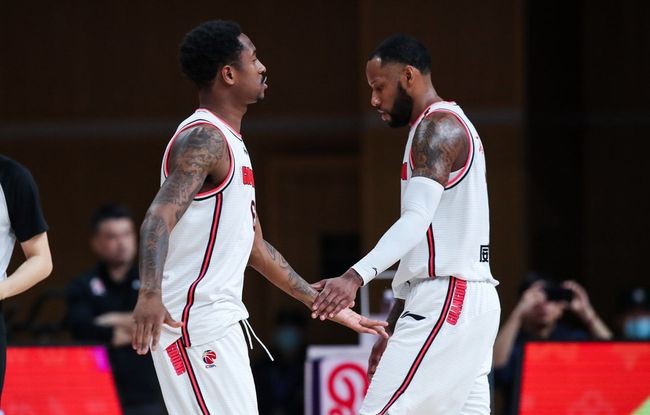 米体：家乡球队维亚雷焦深陷低迷，里皮对球员讲话鼓励他们（米体：家乡队维亚雷焦陷入低谷，里皮发声激励全队）