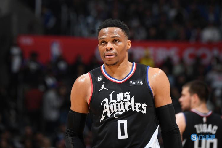 英超单场双0.8+数据：B费再创近四季第二纪录（英超单场双0.8+数据再现，B费再度写下近四季次高纪录）