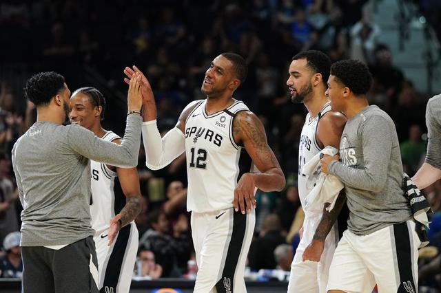 米兰小将博尔萨尼：和一线队球员同场竞技的感觉棒极了（米兰新星博尔萨尼：与一线队并肩作战的体验太棒了）