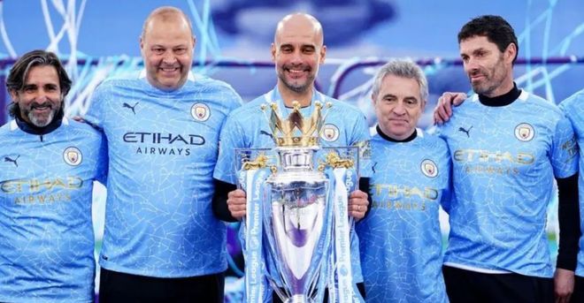 帕尔马官方：铃木彩艳成功接受手指骨折手术；据悉伤缺3个月（帕尔马通报：铃木彩艳手指骨折手术顺利，预计休战约三个月）